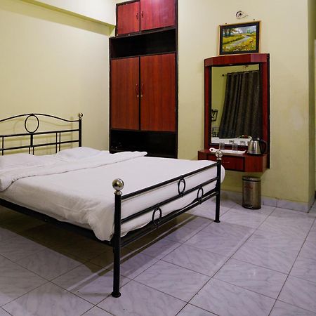 Hotel Girdhar Mahal Indore Zewnętrze zdjęcie