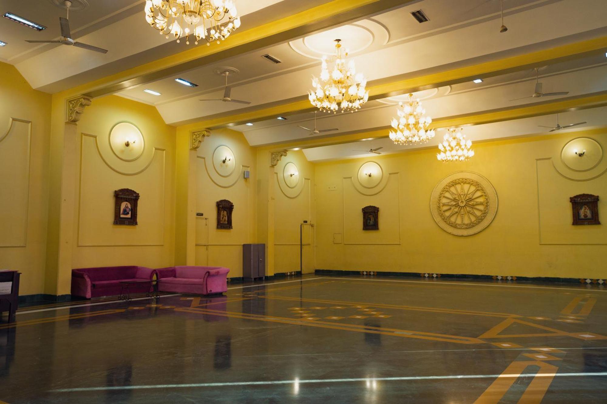 Hotel Girdhar Mahal Indore Zewnętrze zdjęcie