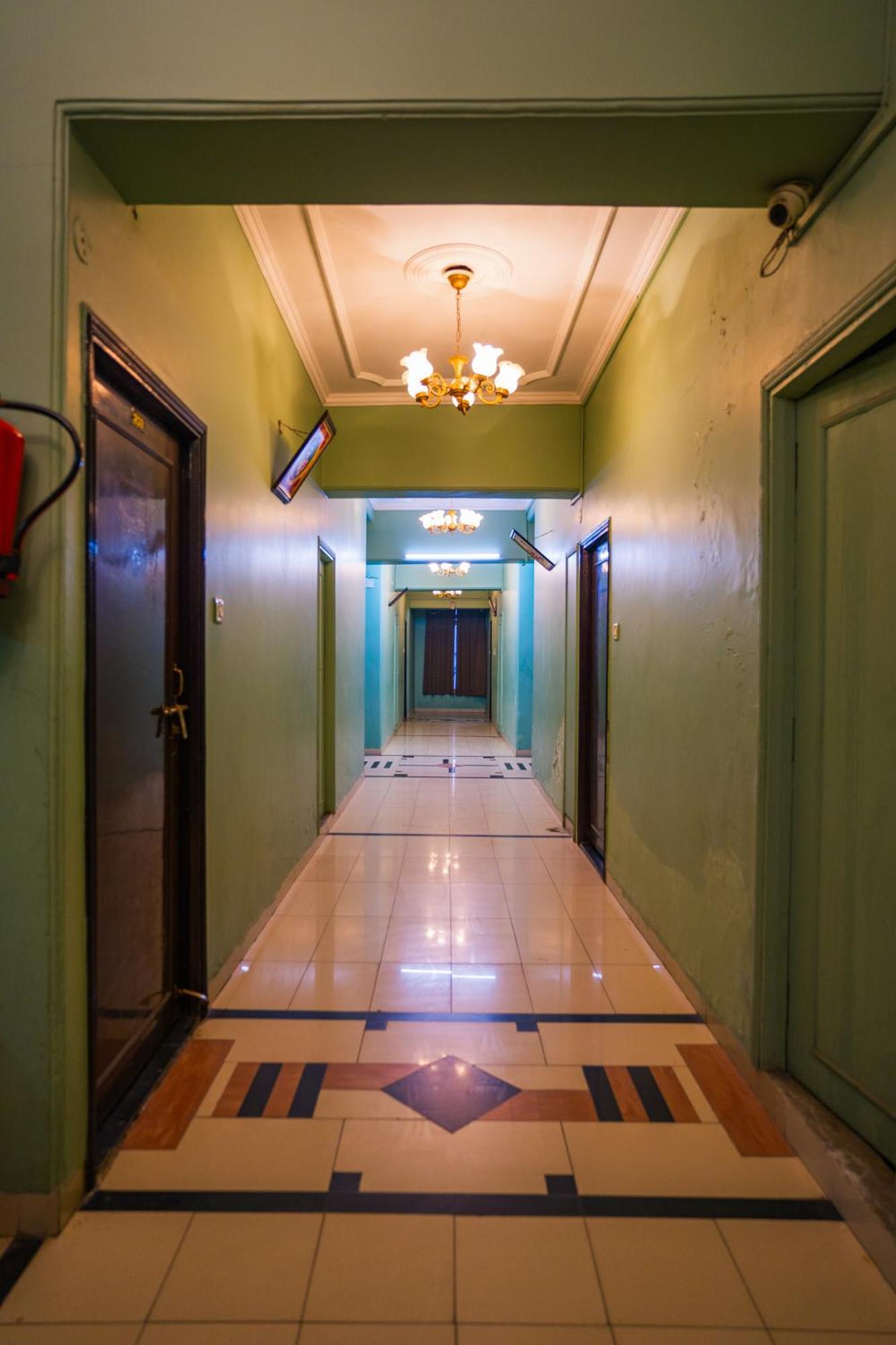 Hotel Girdhar Mahal Indore Zewnętrze zdjęcie