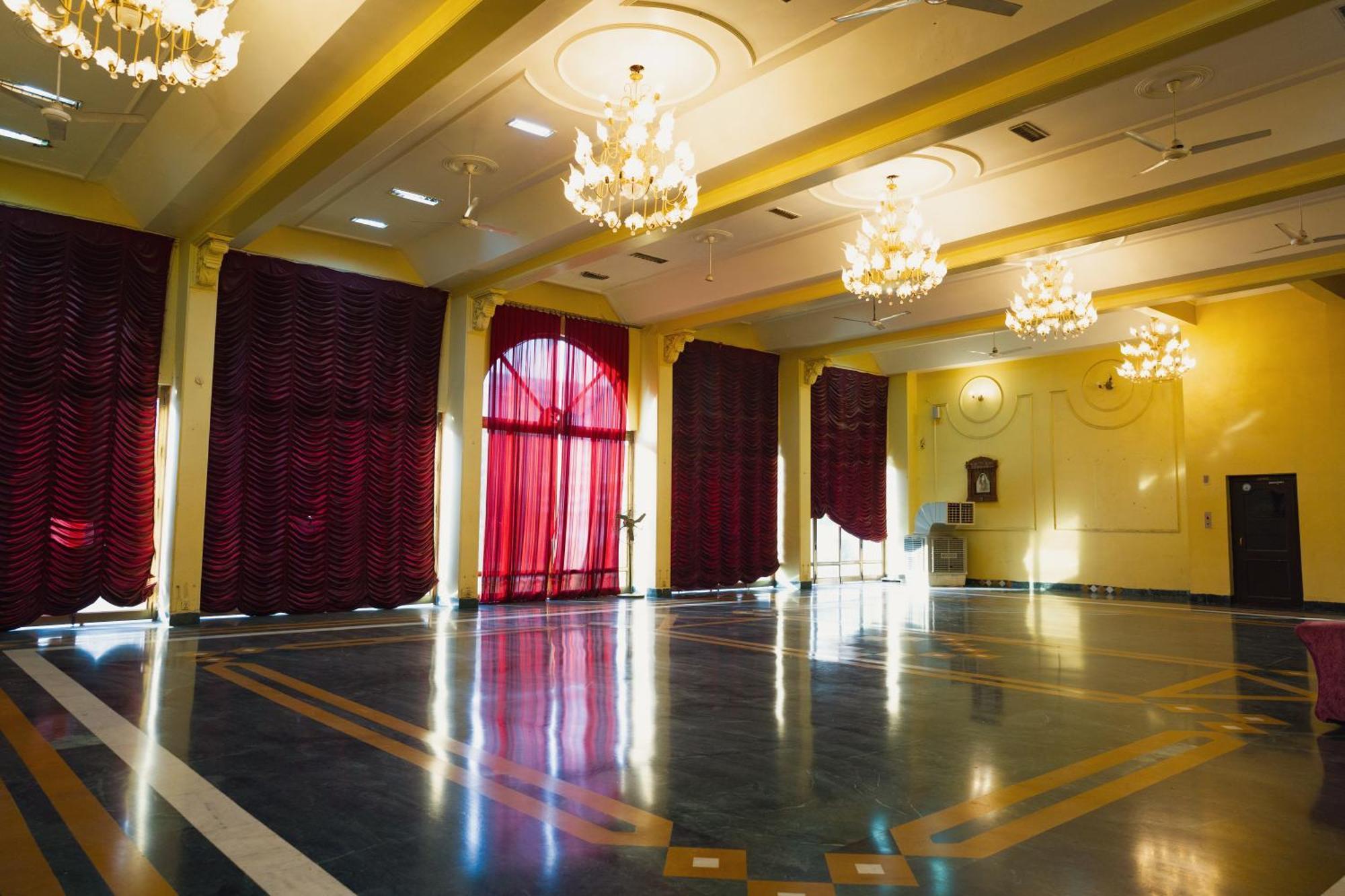 Hotel Girdhar Mahal Indore Zewnętrze zdjęcie