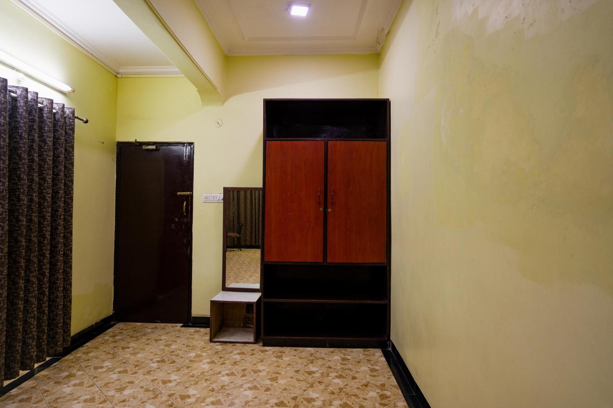 Hotel Girdhar Mahal Indore Zewnętrze zdjęcie