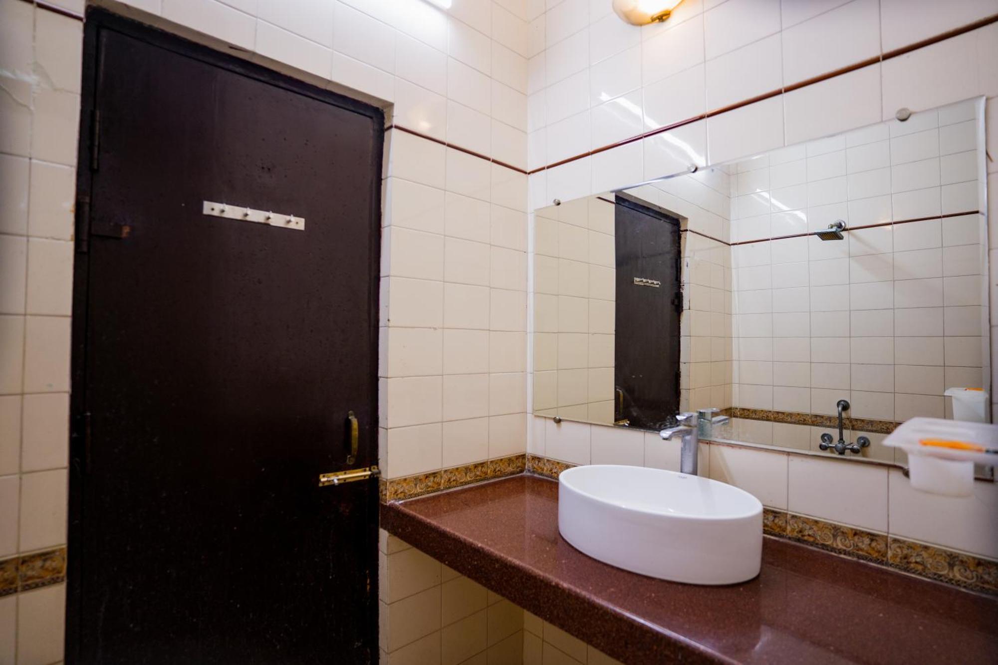 Hotel Girdhar Mahal Indore Zewnętrze zdjęcie