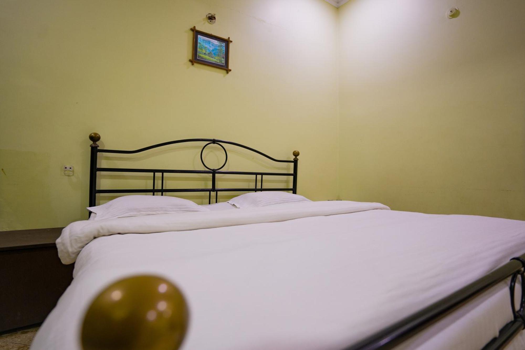 Hotel Girdhar Mahal Indore Zewnętrze zdjęcie