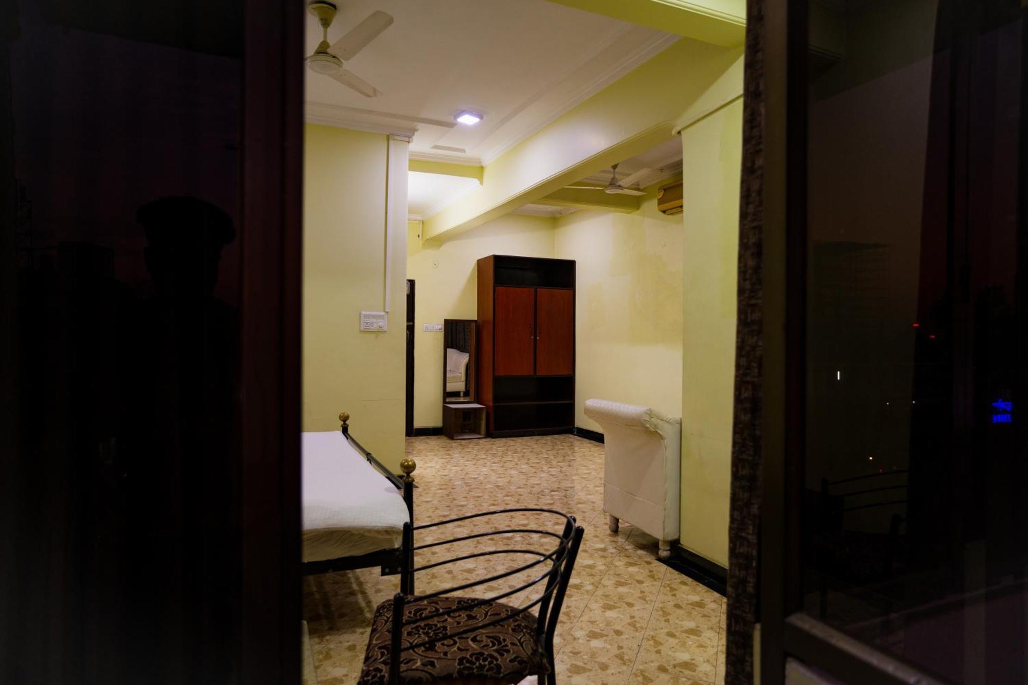 Hotel Girdhar Mahal Indore Zewnętrze zdjęcie