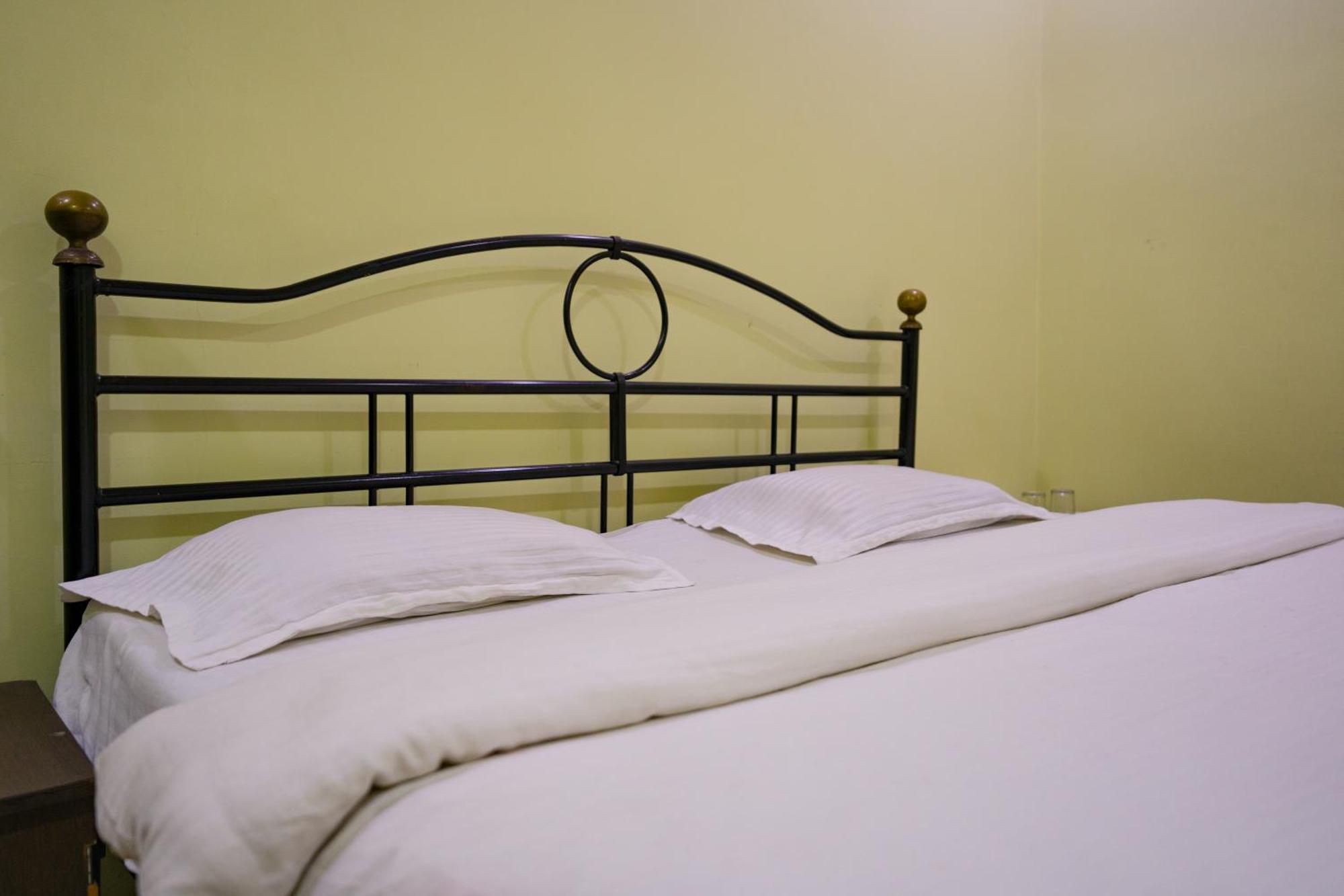 Hotel Girdhar Mahal Indore Zewnętrze zdjęcie